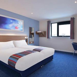 Travelodge Camberley Central